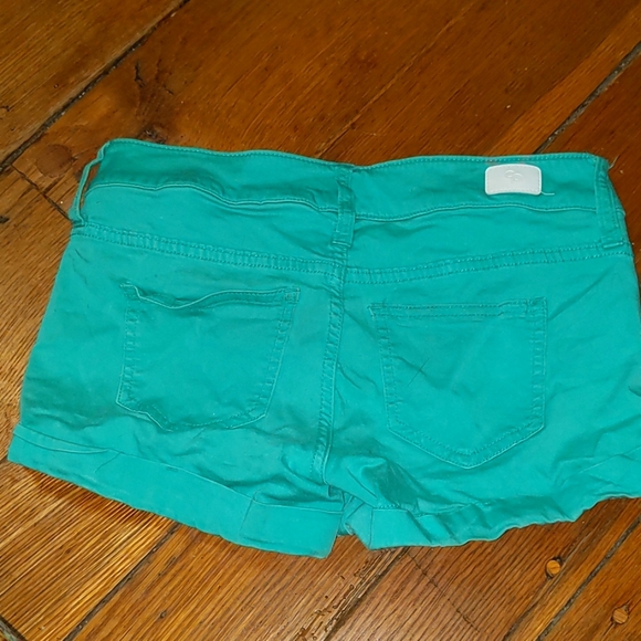 Shorts - Picture 2 of 4